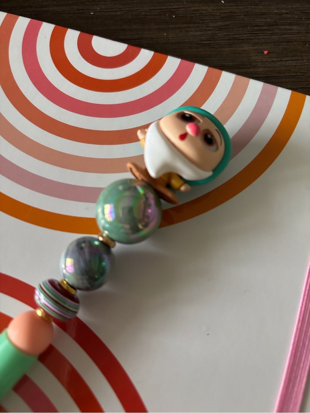 Disney Doorables: Snow White & the 7 Dwarfs: Sneezy handmade beaded pen